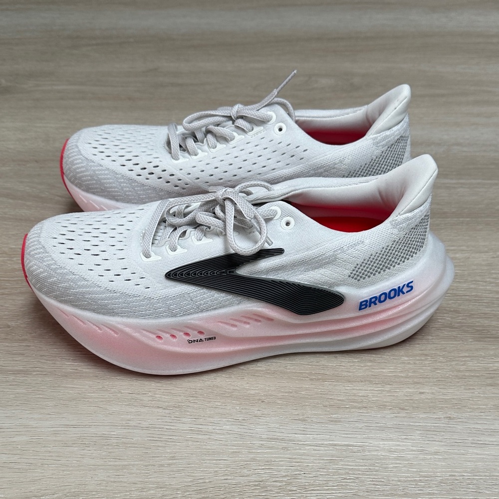 Brooks Glycerin Max women’s size 9 B colors: white, black, diva pink like new!